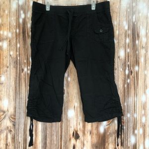 No Boundaries Black Drawstring Capris